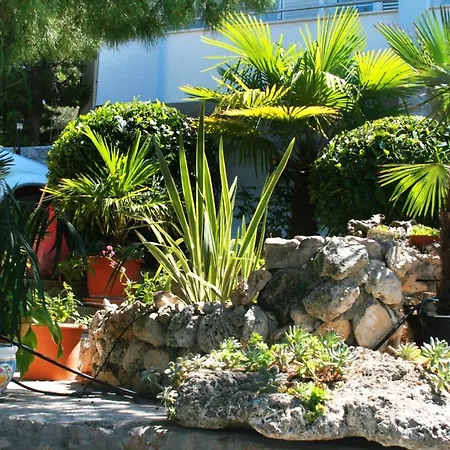 Guest house And By The Sea - 5085