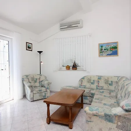 Guest house And By The Sea - 5085