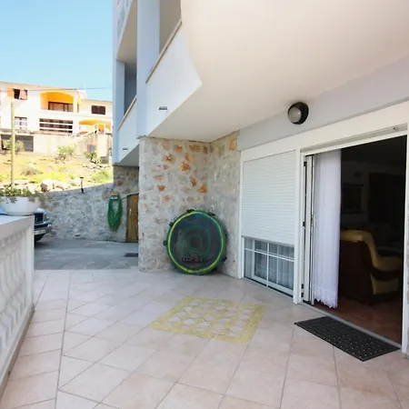 Guest house And By The Sea - 5085 Murter