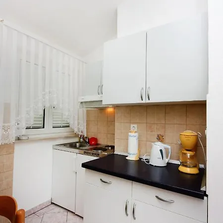 And By The Sea - 5085 Guest house 3*